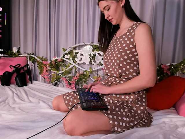 Pauline-wish's BongaCams show and profile