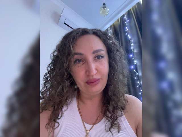 AmeliaTyan – webcam model profile photo