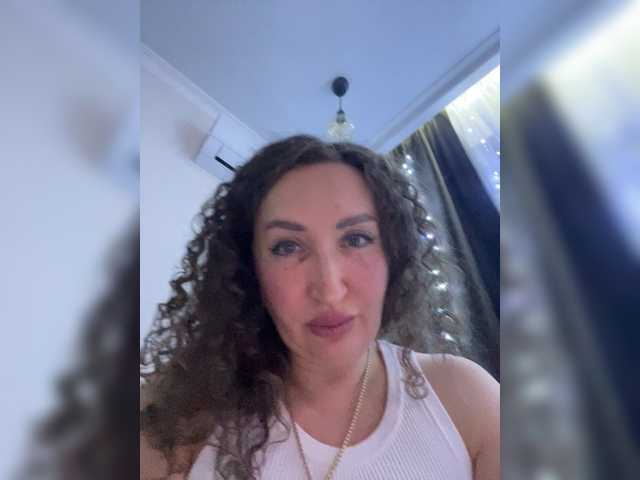 AmeliaTyan – webcam model profile photo