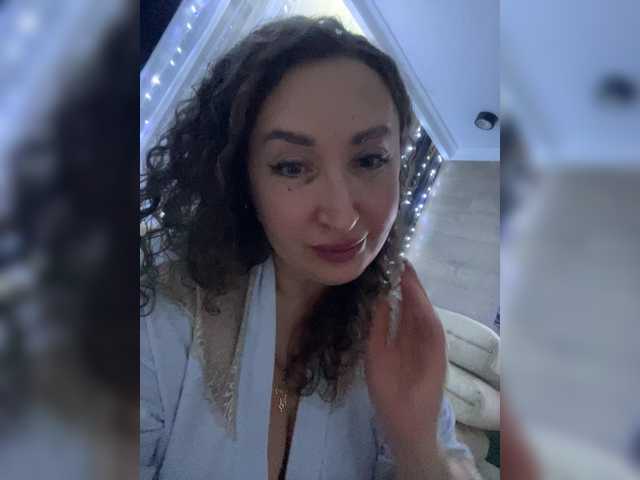 AmeliaTyan – webcam model profile photo