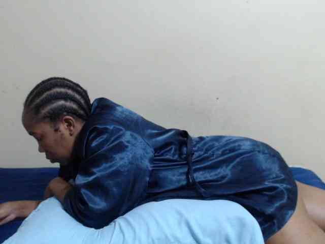 SexyLipsss Live Webcam on BongaCams