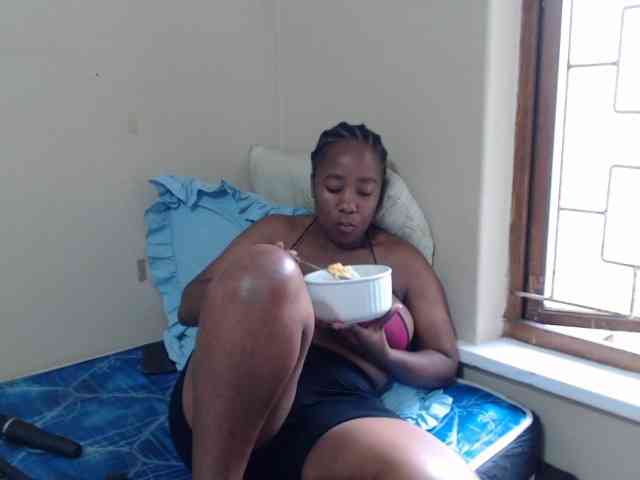 SexyLipsss Live Webcam on BongaCams