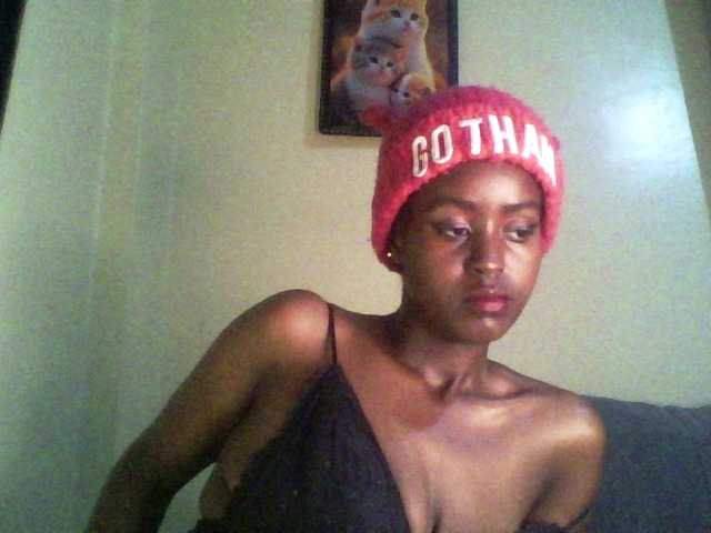 le modèle Mailena est en webcam porno dans un show sur le site bongacams, il possède les tags suivants: Ebony,Brunette,Trimmed