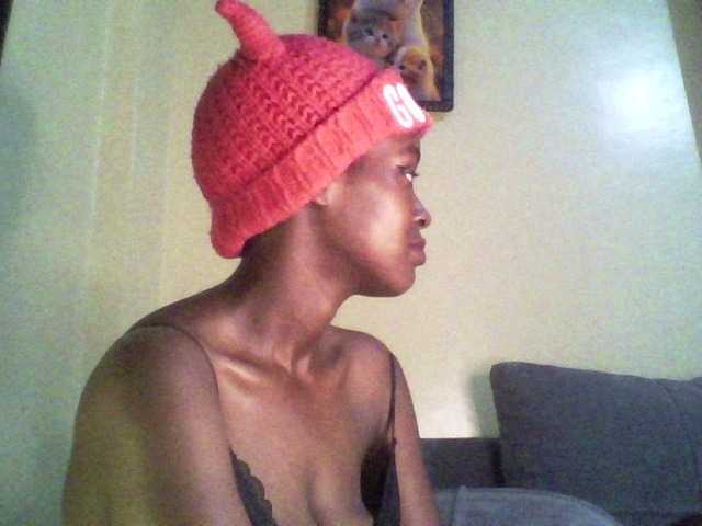 le modèle Mailena est en webcam porno dans un show sur le site bongacams, il possède les tags suivants: Ebony,Brunette,Trimmed