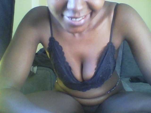 Mailena's BongaCams show and profile