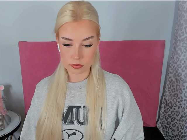 KristyAngel live cam profile