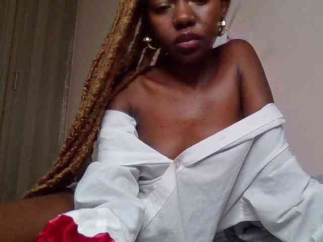 MemeLovesx Live Webcam on BongaCams