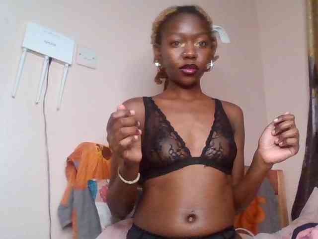 MemeLovesx Live Webcam on BongaCams