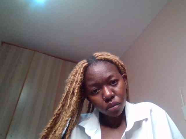 MemeLovesx Live Webcam on BongaCams