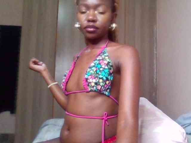 MemeLovesx Live Webcam on BongaCams