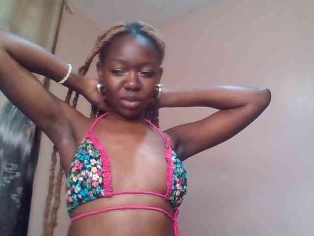 MemeLovesx Live Webcam on BongaCams