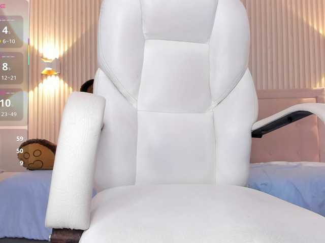 Aitanaa's BongaCams show and profile