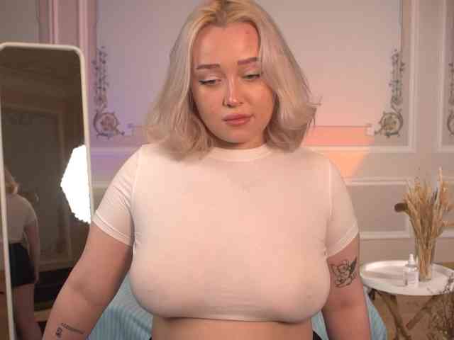Blondessa-XO webcam