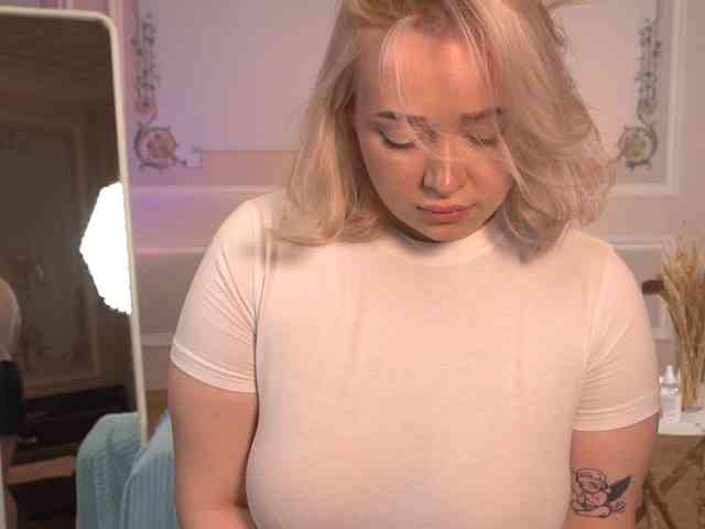 Blondessa-XO webcam
