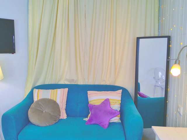 KimRedd's BongaCams show and profile