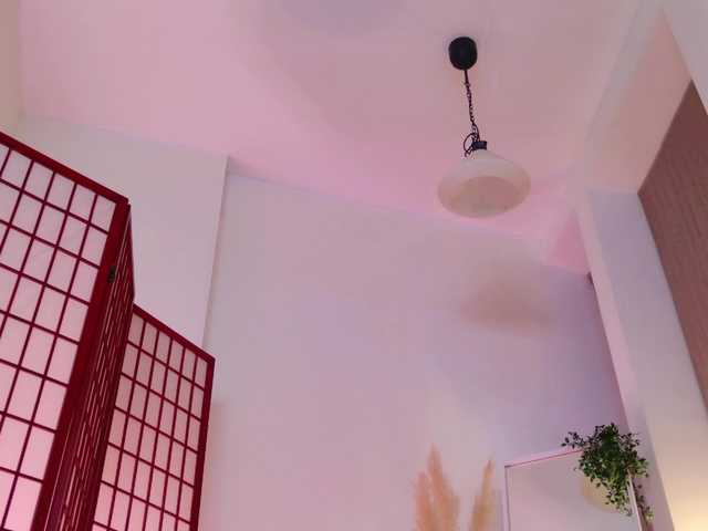 KimRedd's BongaCams show and profile