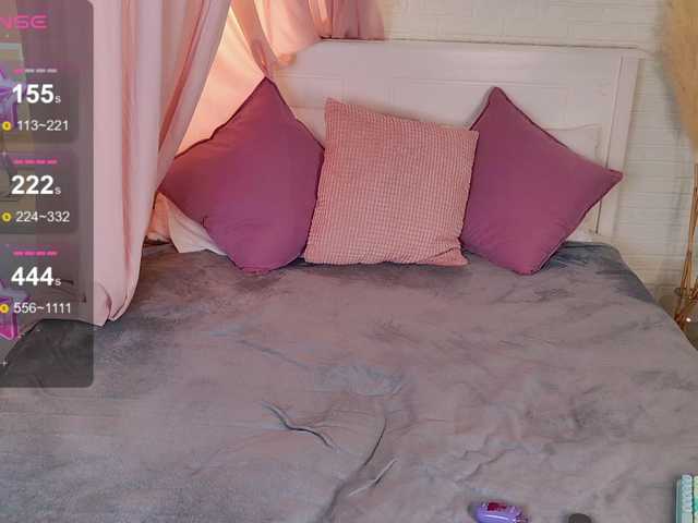 KimRedd's BongaCams show and profile