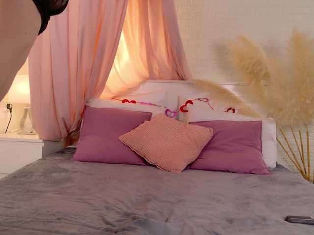 KimRedd's BongaCams show and profile