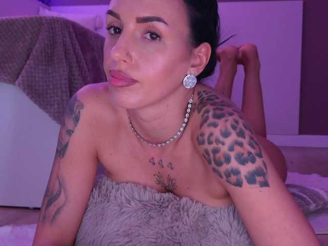 hayleybabe4's BongaCams show and profile