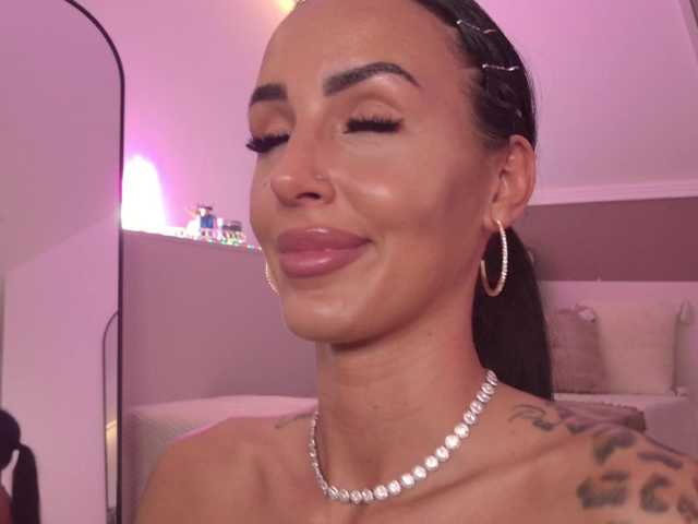 hayleybabe4's BongaCams show and profile