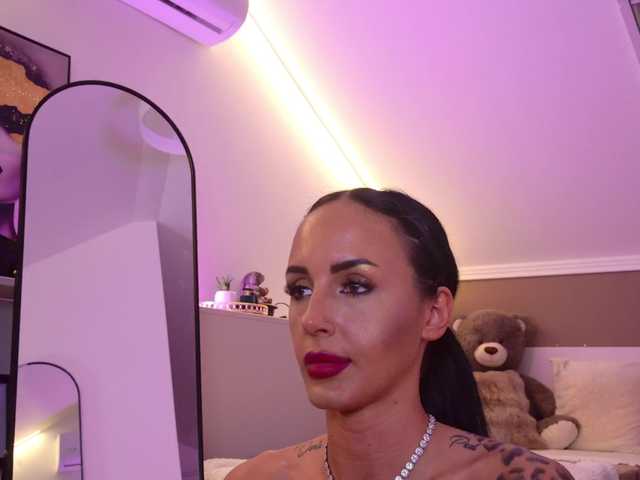 hayleybabe4's BongaCams show and profile