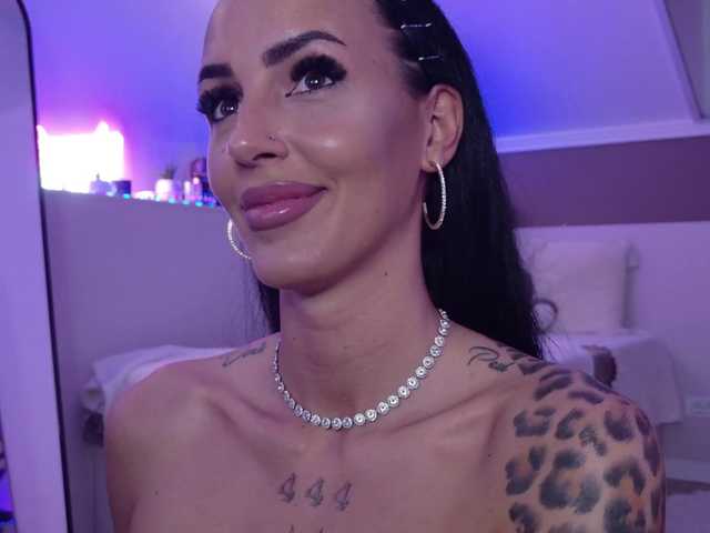 hayleybabe4 from BongaCams is Freechat