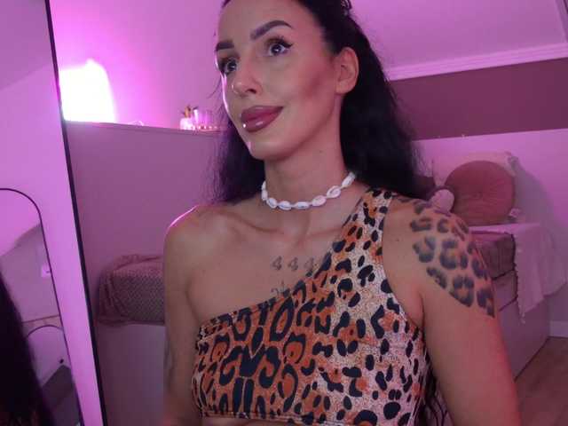 hayleybabe4's BongaCams show and profile