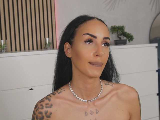 hayleybabe4's BongaCams show and profile