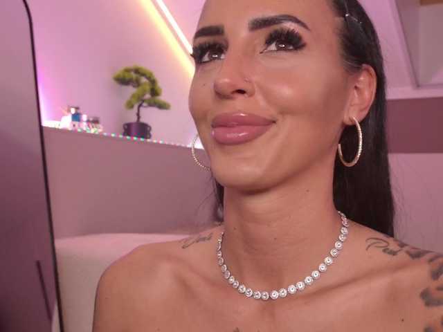 hayleybabe4's BongaCams show and profile