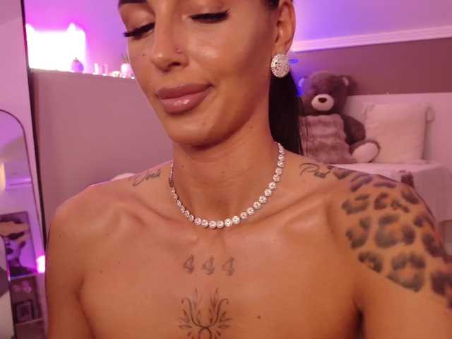 hayleybabe4's BongaCams show and profile