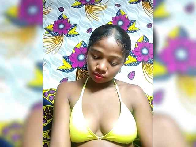 Christinah Live Webcam on BongaCams