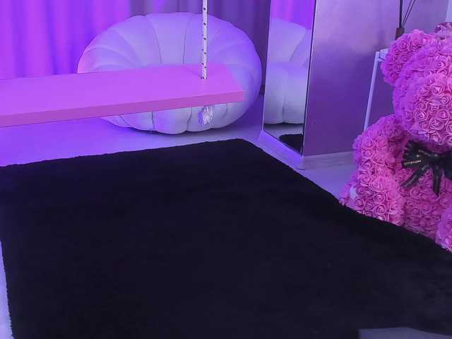 EllaBubbles's BongaCams show and profile