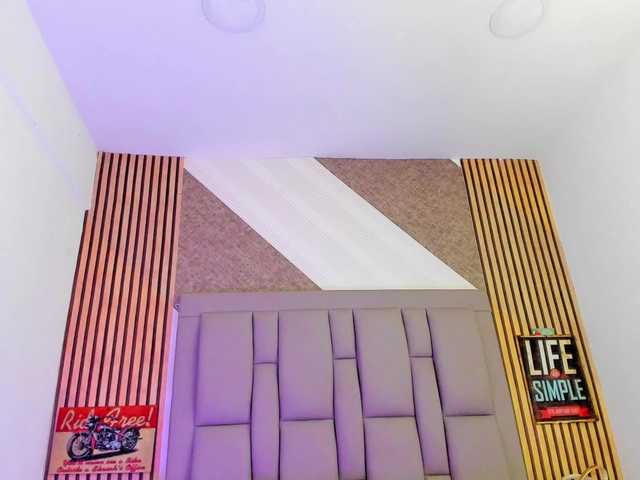 Bonimiley's BongaCams show and profile