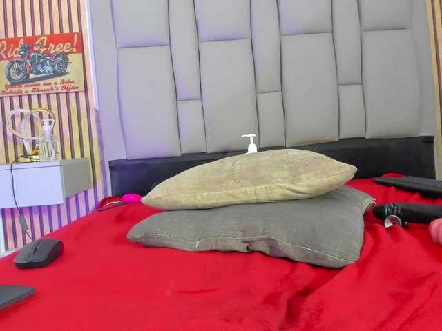 Bonimiley's BongaCams show and profile