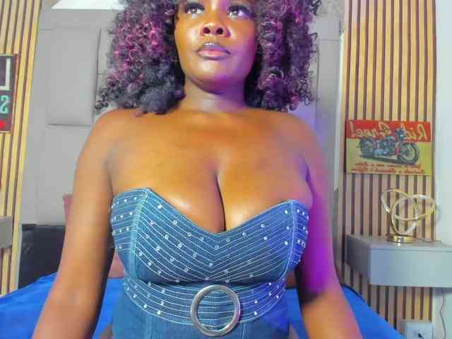 Bonimiley Live Webcam on BongaCams