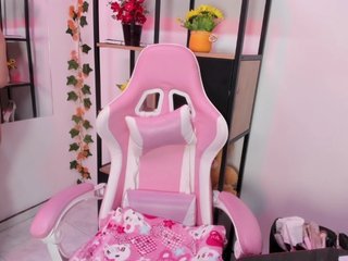 EmmilyWalker Porn Show