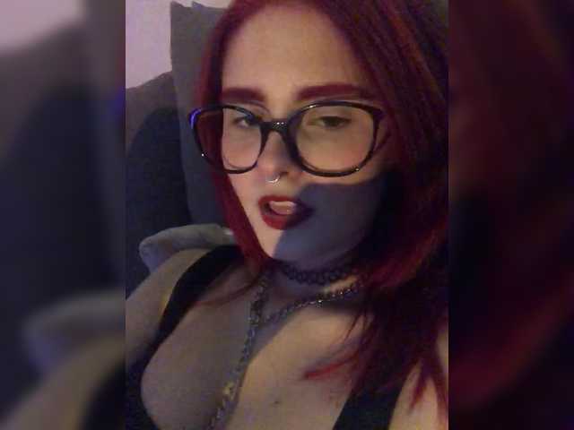 ScarlettHarrison09's BongaCams show and profile