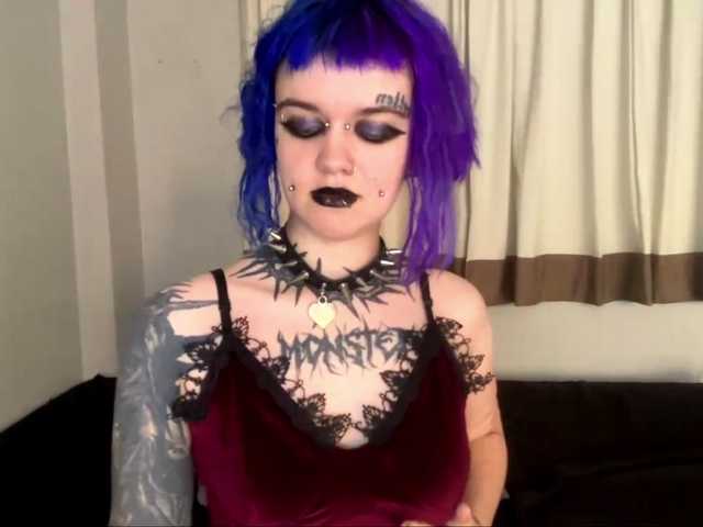 Floralfable from BongaCams