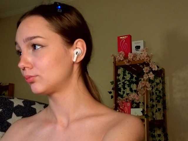 BongaCams HoneyComfya is Freechat HoneyComfya — @total -- countdown: @sofar collected, @remain take off shorts)