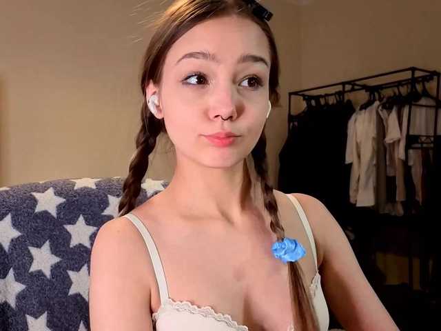 HoneyComfya's BongaCams show and profile