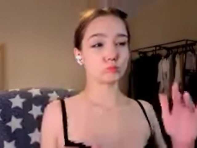 HoneyComfya's BongaCams show and profile