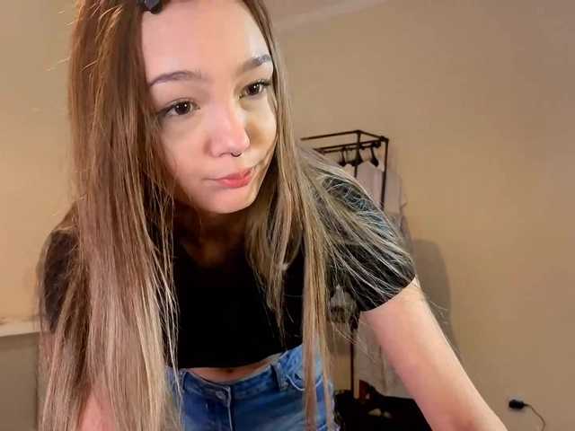 HoneyComfya's BongaCams show and profile