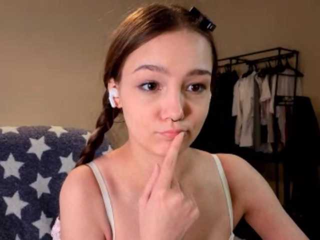 HoneyComfya's BongaCams show and profile