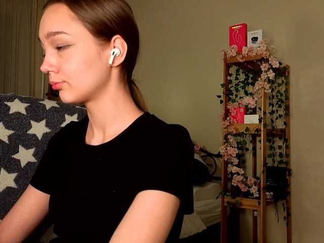 HoneyComfya free chat on liveonude