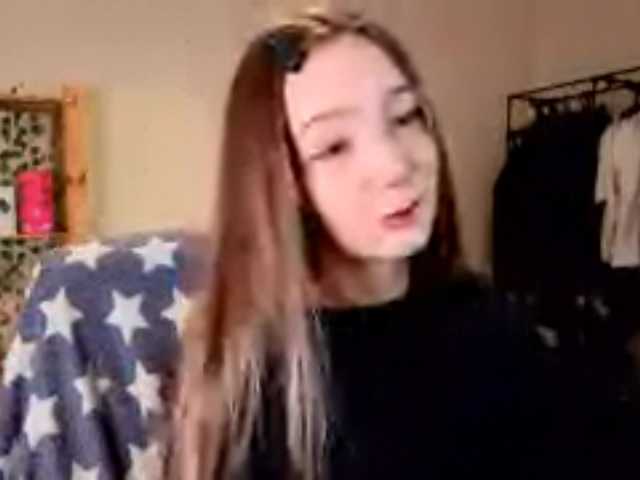 HoneyComfya's BongaCams show and profile