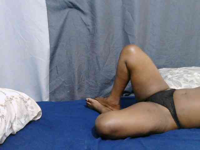 Cutie-lynda Live Webcam on BongaCams