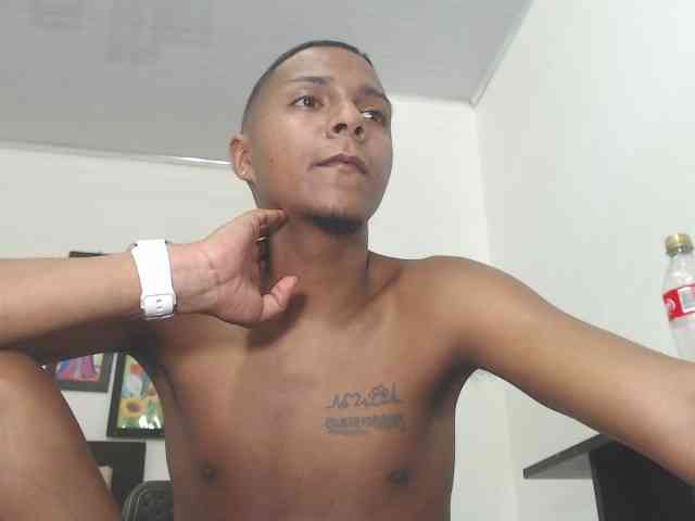 hotboyluxe Live Webcam on BongaCams