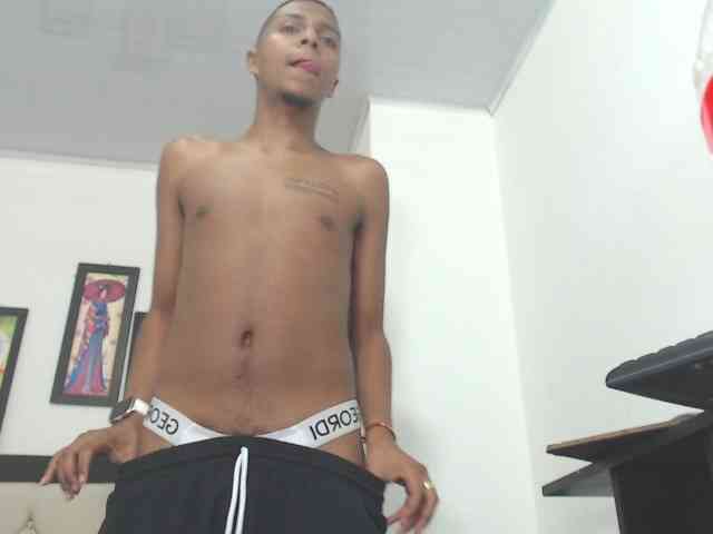 hotboyluxe Live Webcam on BongaCams