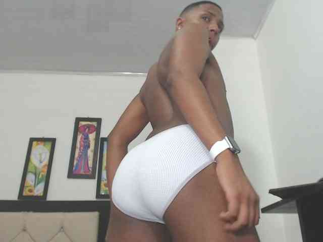 hotboyluxe Live Webcam on BongaCams