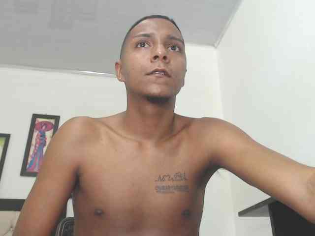 hotboyluxe Live Webcam on BongaCams